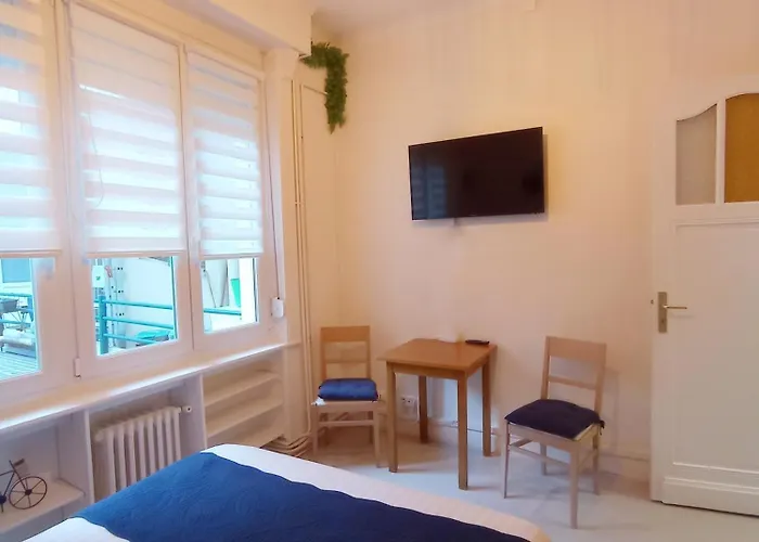 Au Moulin D'or ליל